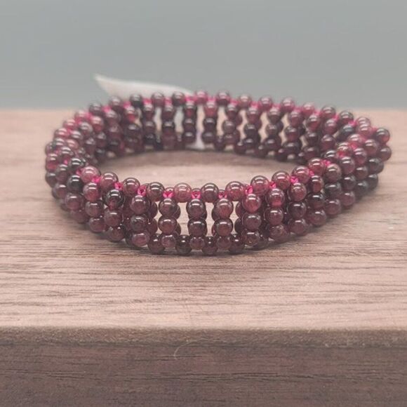 NWT- Red Garnet Bead Stretch Bracelet - Picture 1 of 4